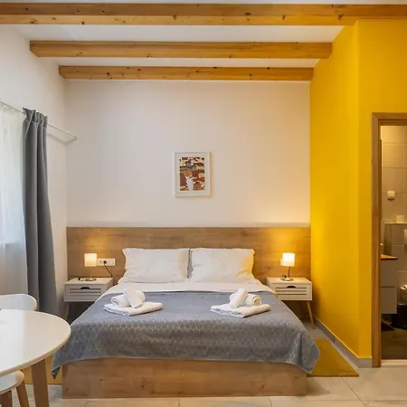 Orange Volantina Apartman